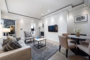 Luxury 3 Bedroom Apartment in Kensington