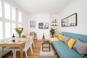 Stylish Apartment In Central London - Sleeps 10